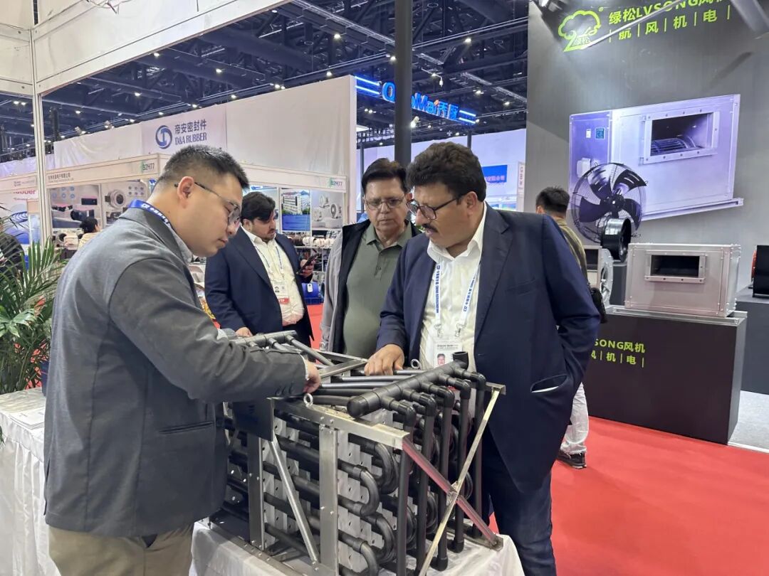 1776051127204357C99B.jpg 10004.jpg